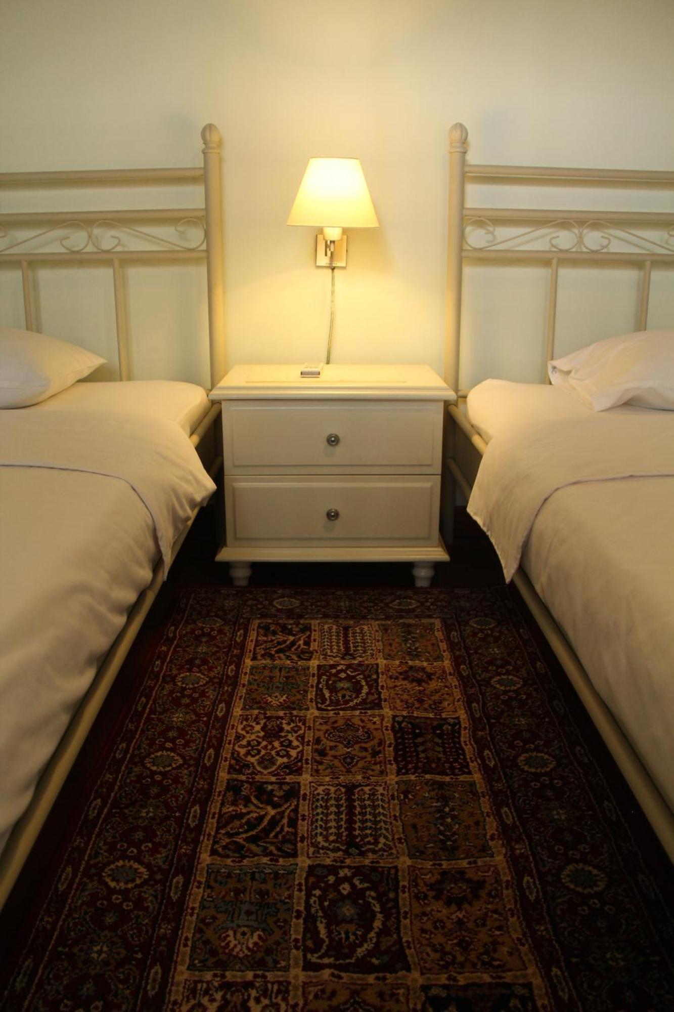 Bed And Breakfast Tomang Jacarta Quarto foto